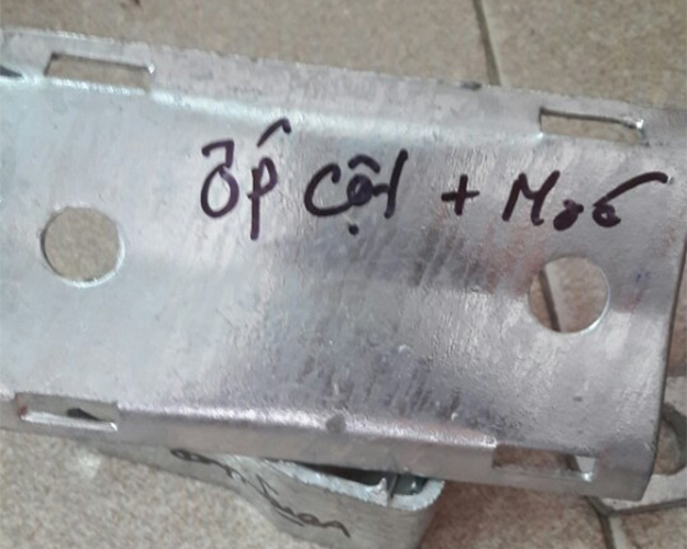 Ốp cột và móc